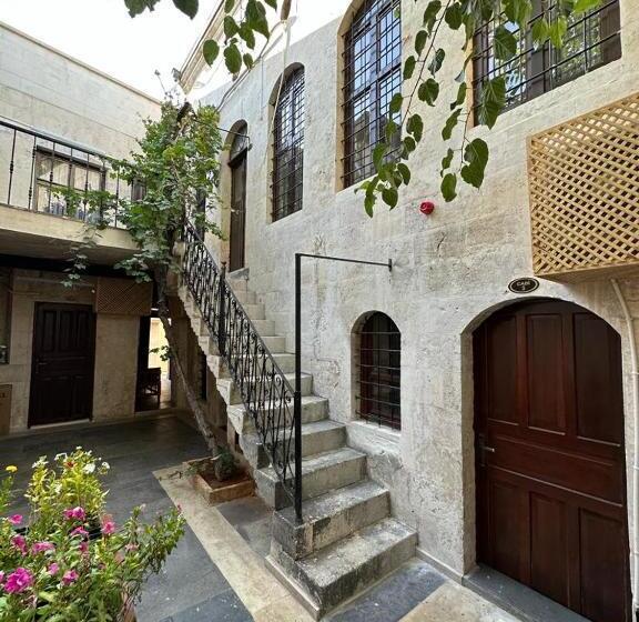 Hayadlı Konak Butik Otel