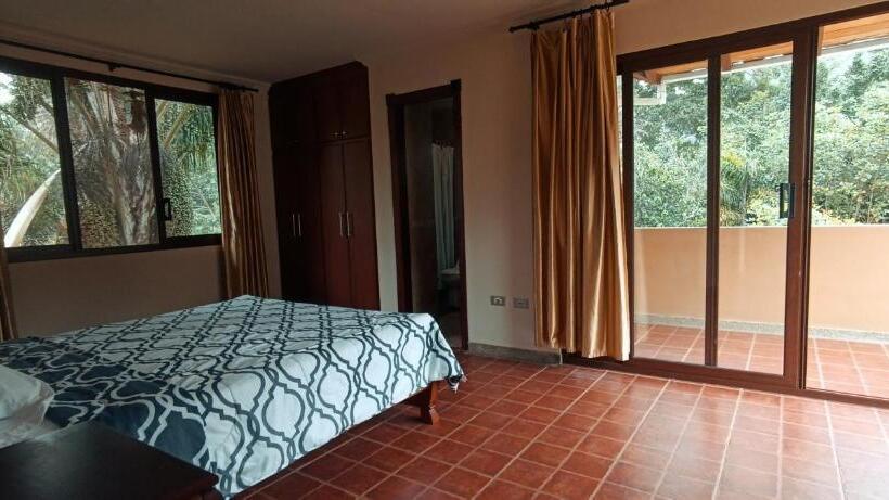 پانسیون La Rivera Chamba