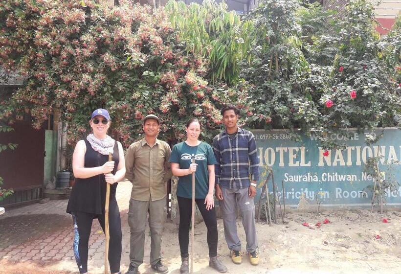 펜션 Nikunj Safari Guest House Sauraha  A Place Where You Can Book Jungle Wildlife Safari