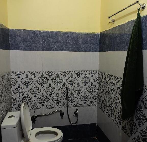 פנסיון The Kiwi Shadow Guest House