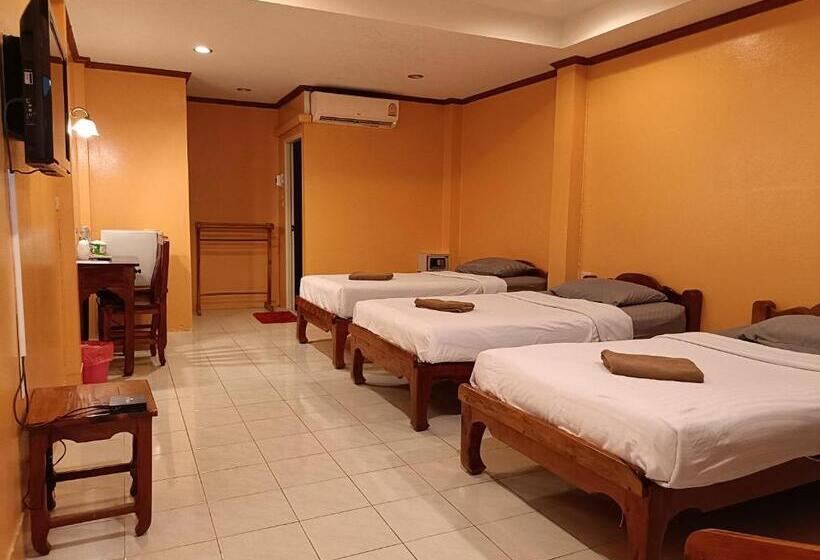 هاستل Goldbeach