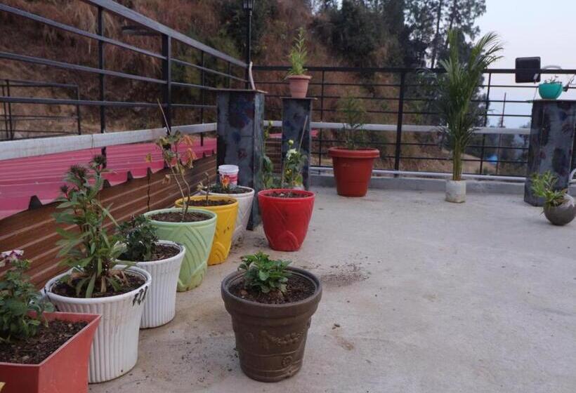 مبيت وإفطار Backwoods Suites Shimla