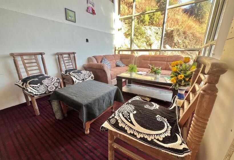 مبيت وإفطار Backwoods Suites Shimla