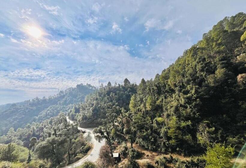 مبيت وإفطار Backwoods Suites Shimla
