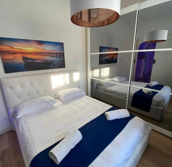 تختخواب و صبحانه Island Suites Waterfront Iun R5783