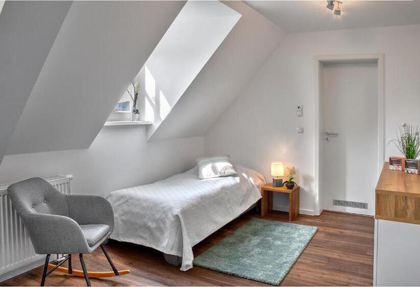 تختخواب و صبحانه Schloß Falkenhaus