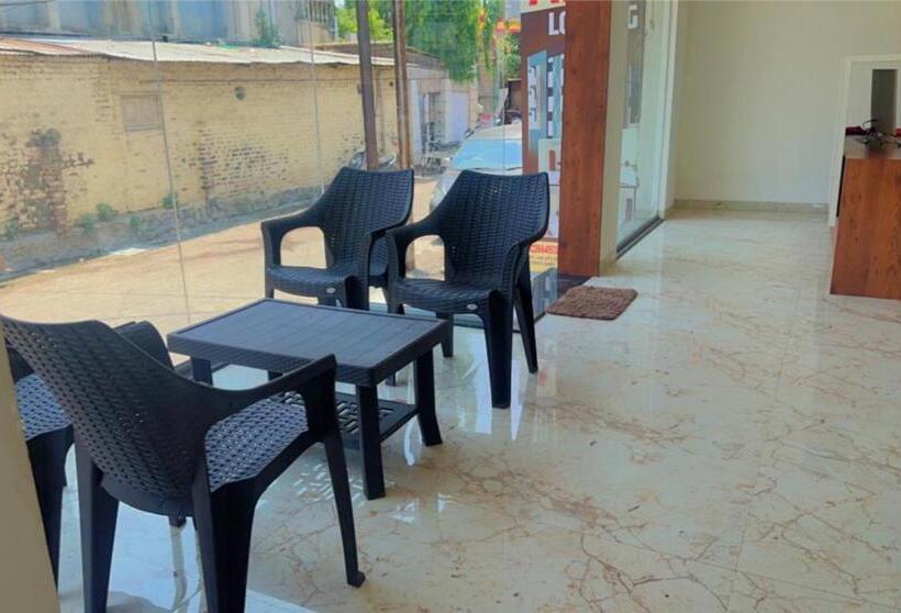 בית מלון כפרי Apex, Akkalkot