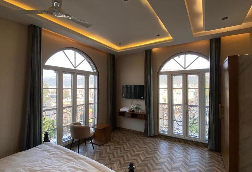فندق Hari Leela Fort View Palace