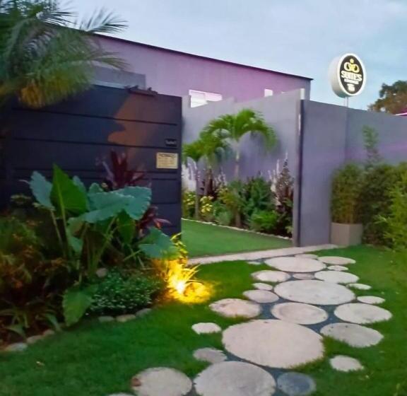 هتل Suites Lounge La Viga