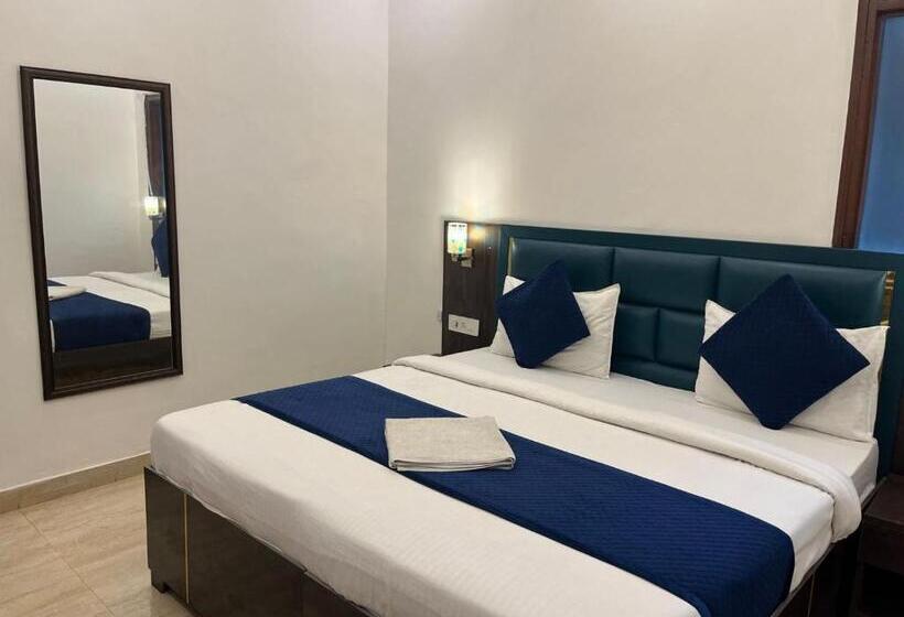 پانسیون Arnav Guest House