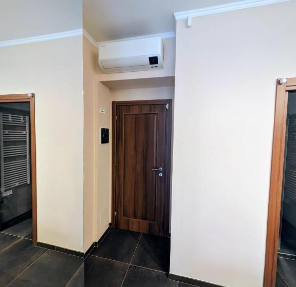 Pension (Hôtel basse catégorie) Benedict Rooms