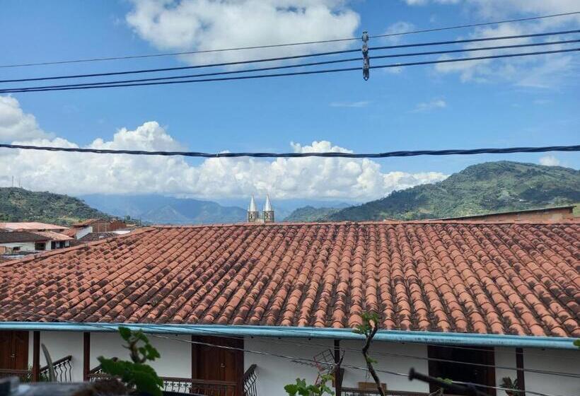 بنسيون Casa De La Abuela