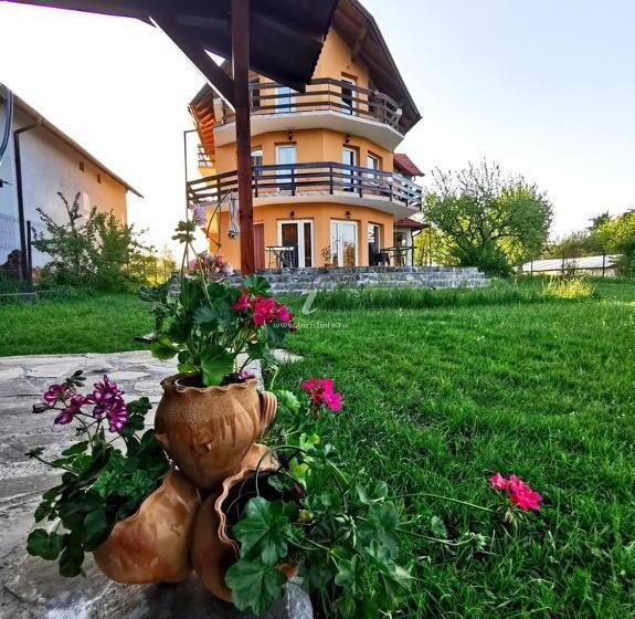 بنسيون Casa Tamara