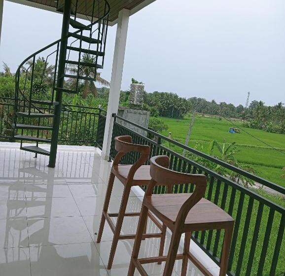 بنسيون Henrynatha Guesthouse