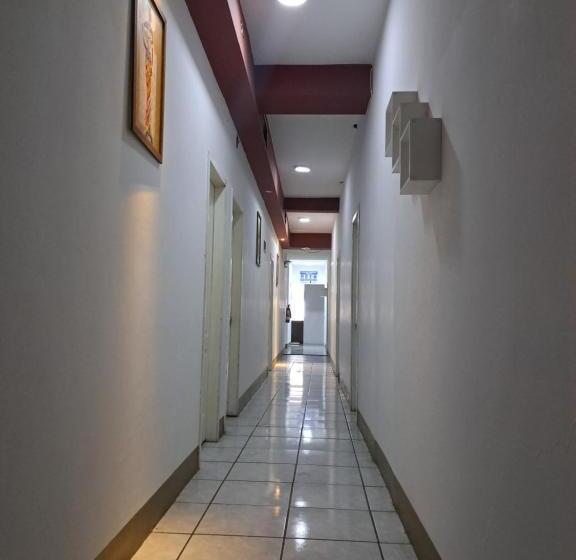 پانسیون Hostal Vinos De Mérida