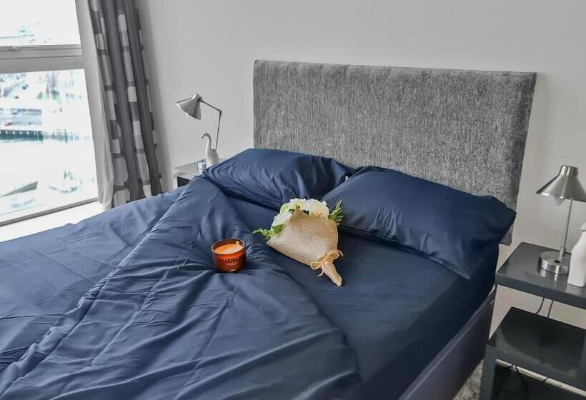 פנסיון River View Private Room In Apartment