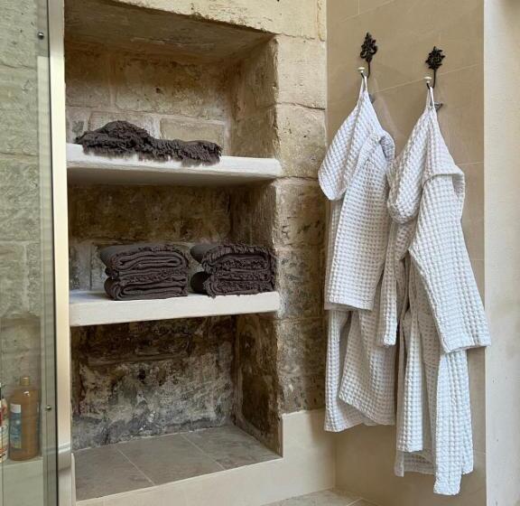 پانسیون Suite Zorah