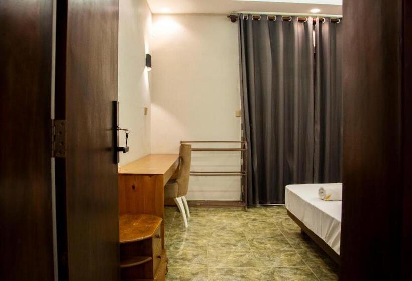 פנסיון Varinias Beach Villa