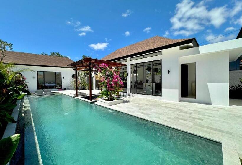 ユースホステル Nyepi Pagerwesi Villa Bali