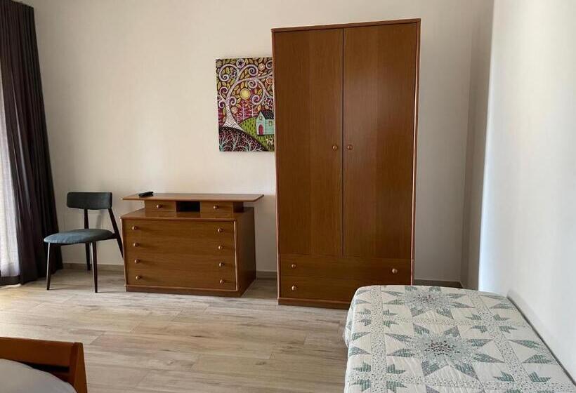Bed and Breakfast Beb La Nociaia