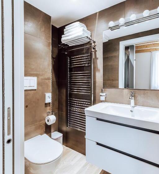 تختخواب و صبحانه Mine House