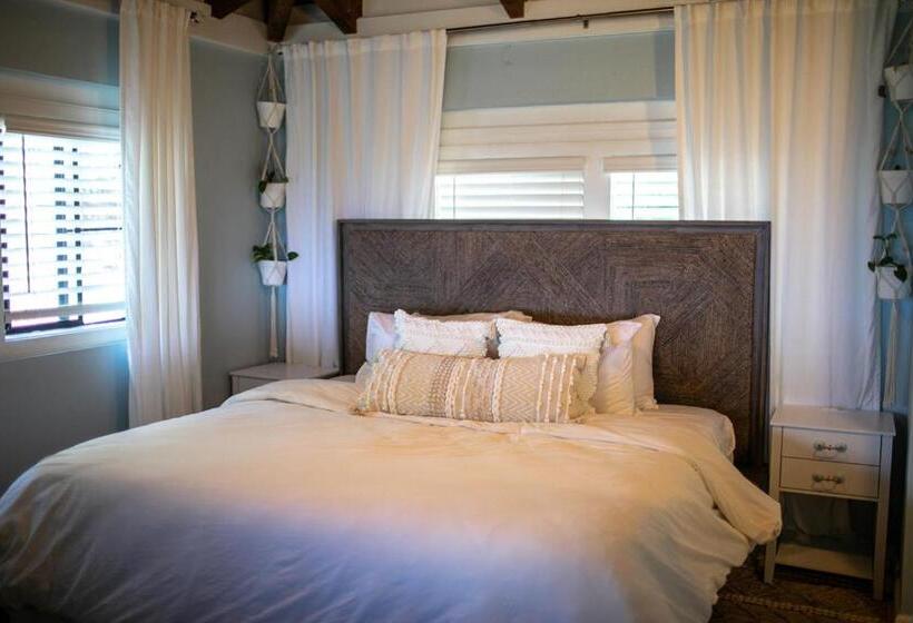 Cruz Bay Tropical Condo