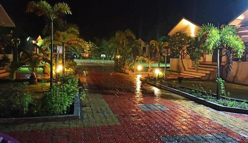 فندق Footprint Jungle Resort
