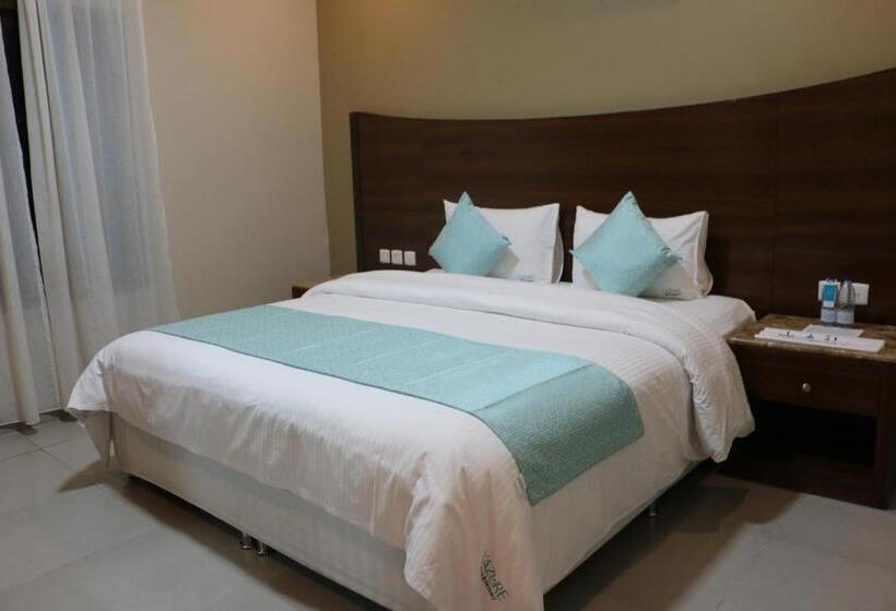 هتل L Azure Beach Resort