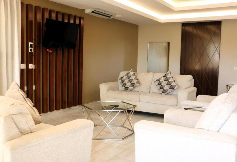 هتل L Azure Beach Resort