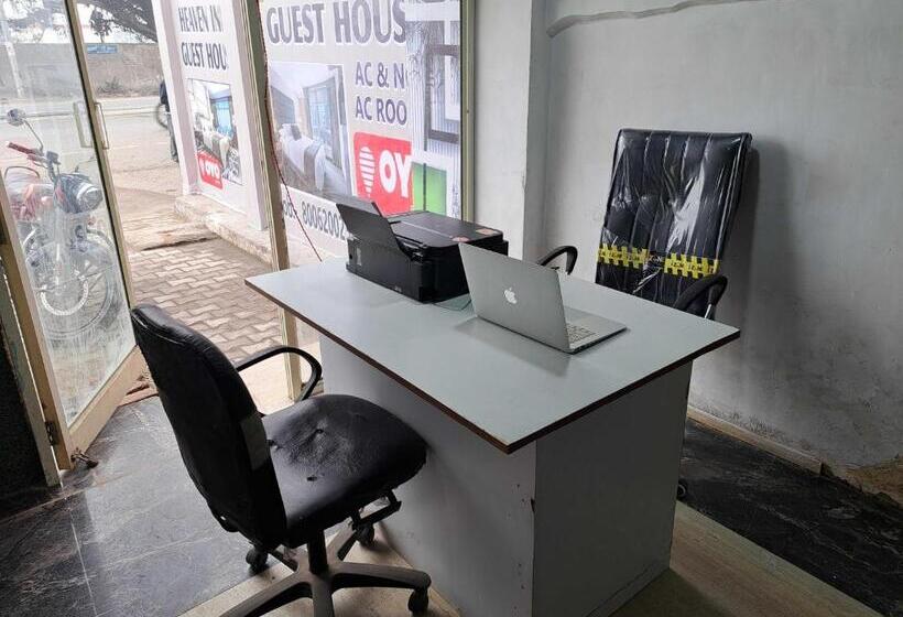 호텔 Heaven Inn Guest House & Restro