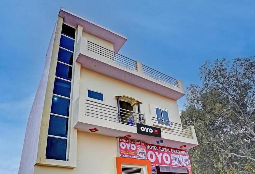 בית מלון כפרי Oyo Royal Orbit Inn