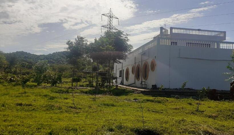 호텔 Vedic Farms