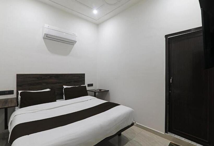 בית מלון כפרי Golden Inn