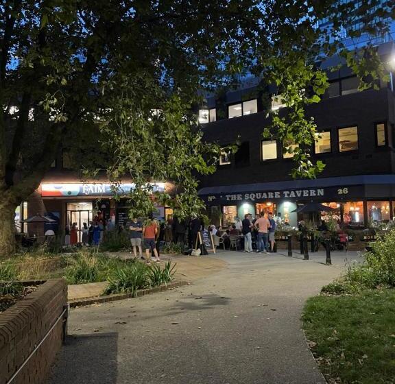 پانسیون Lovely Triple And Quadruple Bedrooms In Euston