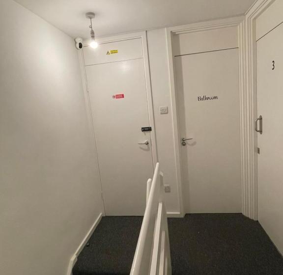 پانسیون Lovely Triple And Quadruple Bedrooms In Euston