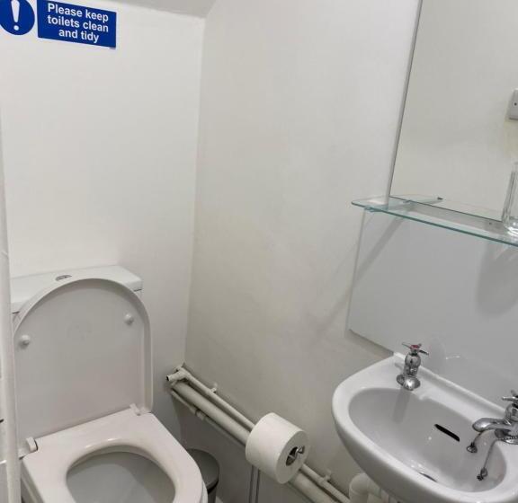 پانسیون Lovely Triple And Quadruple Bedrooms In Euston