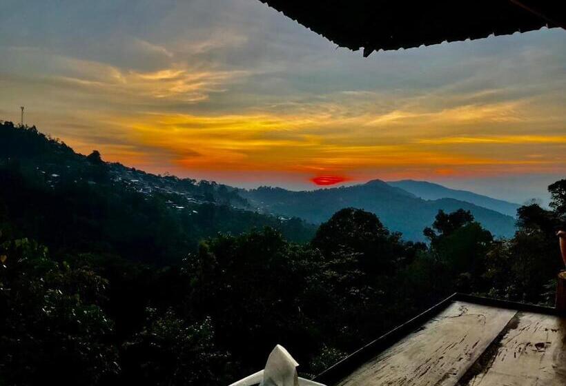 リゾートホテル Sakadburi Homestay