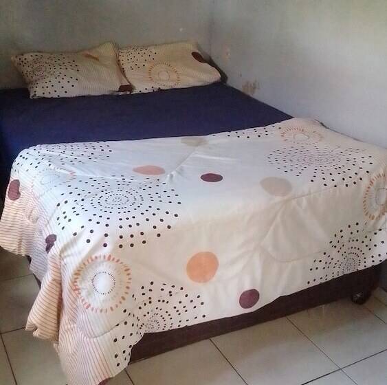 تختخواب و صبحانه Garden Guest House Bed & Bre Chitungwiza