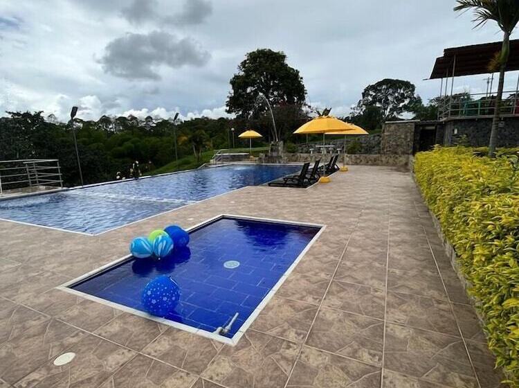 هتل Bora Bora Campestre Los Mangos