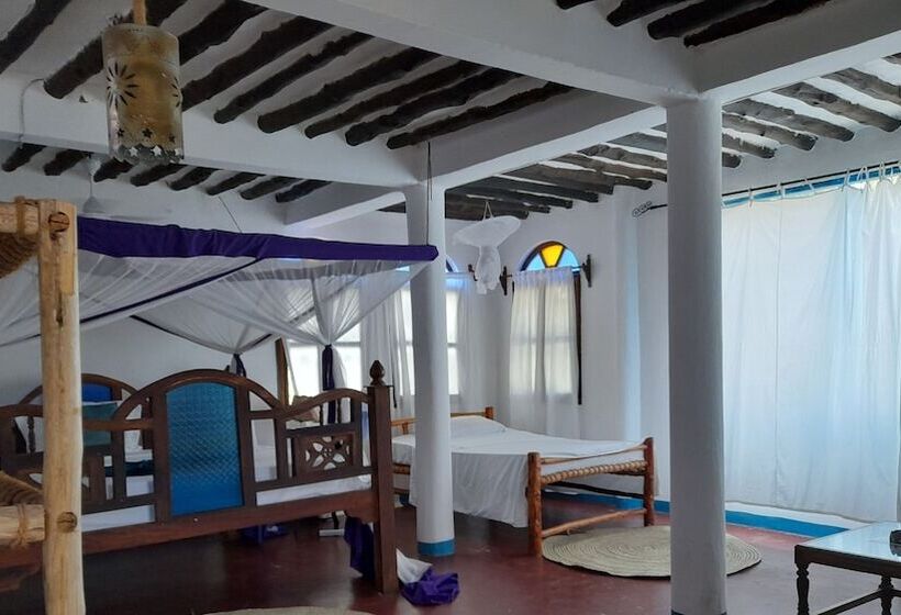 בית מלון כפרי Laguna Palace Michamvi Kae