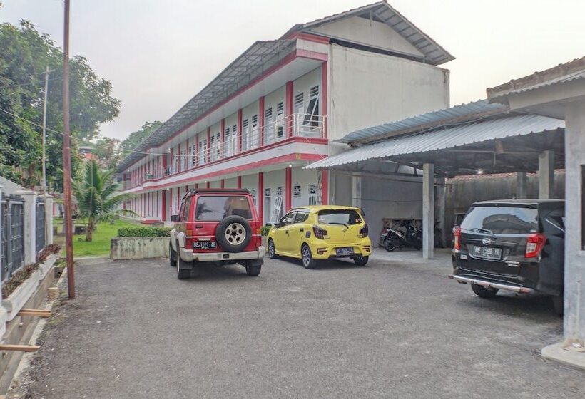 هتل Spot On 92834 Wisma Dira Tiara Syariah