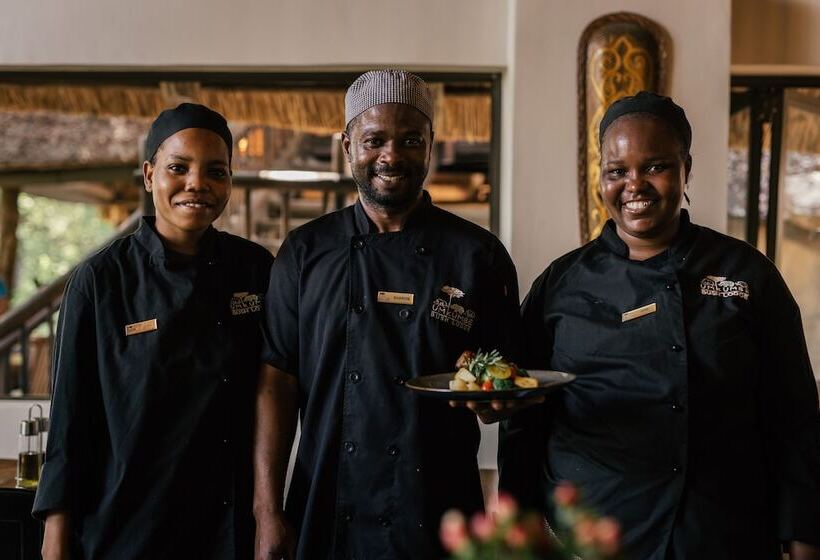 בית מלון כפרי Umkumbe Bush Lodge   Luxury Tented Camp