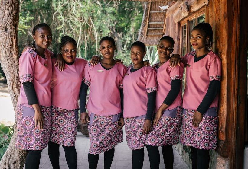 בית מלון כפרי Umkumbe Bush Lodge   Luxury Tented Camp