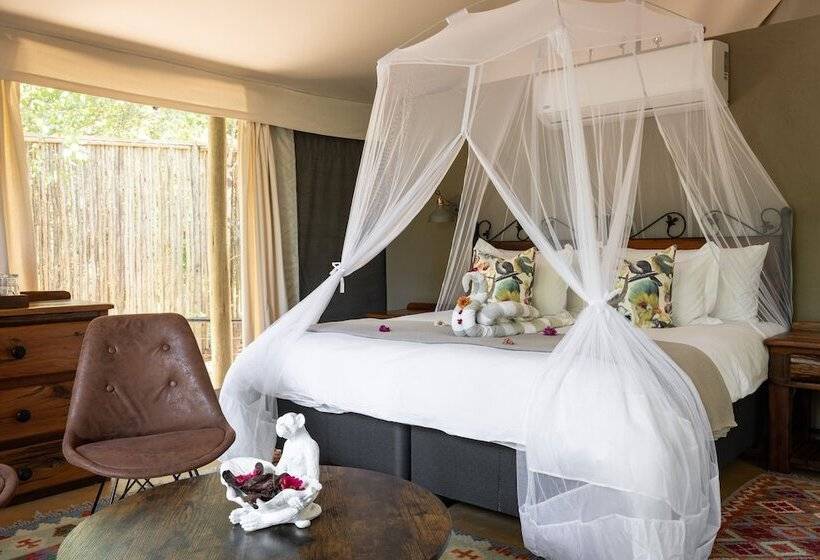 בית מלון כפרי Umkumbe Bush Lodge   Luxury Tented Camp