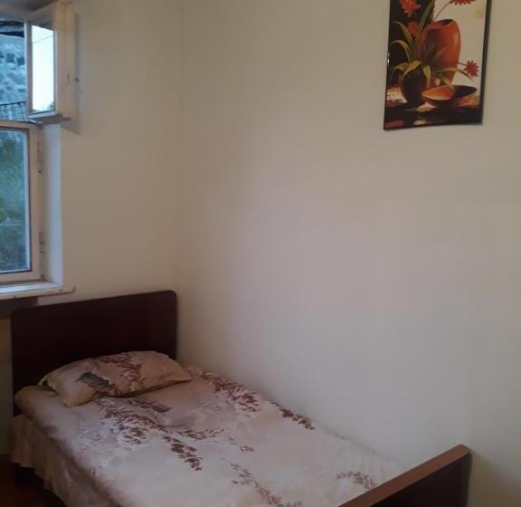 پانسیون Aghveran Eco Guest House