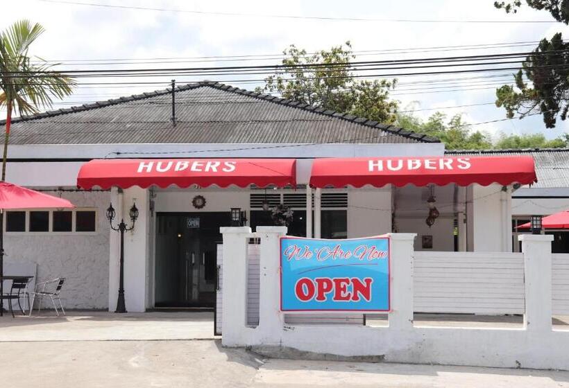 פנסיון Hw. Hubers Hotel, Bar & Resto