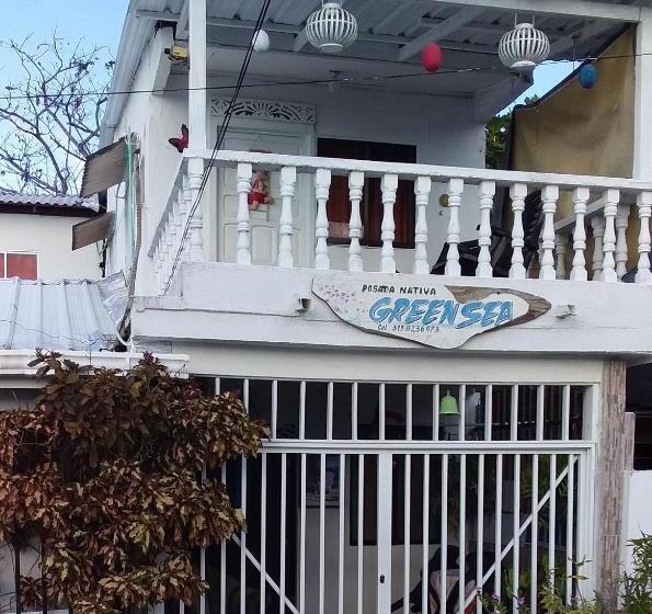 پانسیون Room In Apartment   Comfortable Inn Green Sea Villa Helen Kilometres 4 Circunvalar