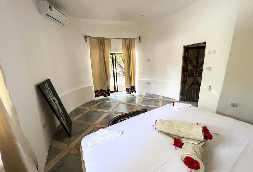 אתר נופש Kinazu Upepo Beach