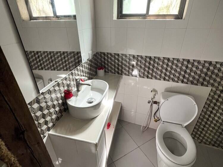 אתר נופש Kinazu Upepo Beach