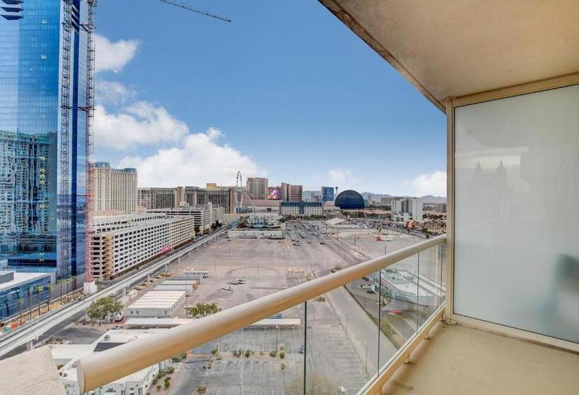 Balcony Strip View Suite  Mgm Signature Tower 3